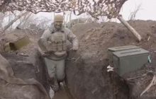 Безлюдные села, грязь по колено и пес-побратим: ВСУ показали фронт в окрестностях Бахмута (видео)