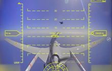 З'явилося відео, як Z-винищувач марно намагався збити Bayraktar над морем