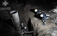 На Одещині чоловіка шість годин намагалися витягти з вузького колодязя, він загинув (фото)