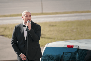 Я кохаю тебе так космічно: співак Кісельов захопив ніжною піснею про кохання (відео)