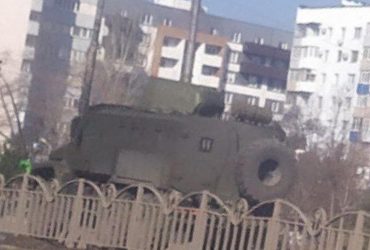 У Маріуполі зафіксували рух колони техніки з живою силою в напрямку Бердянська