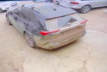 В Криму жінка запалювала під трек Чорнобаївка: Z-патріоти лютують (відео)