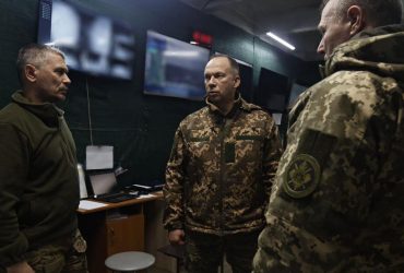 Бої за Бахмут досягли найвищого рівня напруження - генерал Сирський