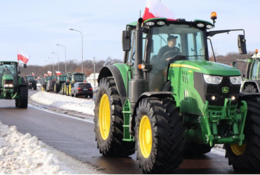 Польські фермери заблокували дорогу з України: протестують проти імпорту продовольства