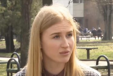 В Одесі дівчина голіруч затримала двох злодіїв, які обікрали пенсіонера (відео)