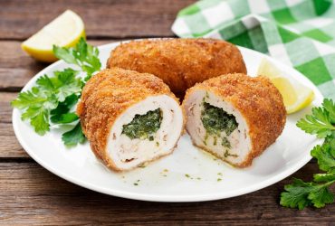 Котлеты по-киевски дома: шеф-повар поделился рецептом