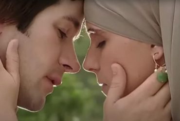 Жаді та Лукас 20 років потому: зірки серіалу Клон відтворили культову сцену