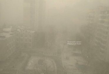 Київ скувала сильна заметіль (відео)