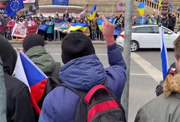 На протестах у Чехії затримали чоловіка з нашивкою ПВК Вагнера (відео)