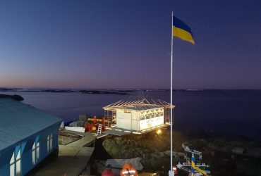 Українські полярники зафіксували рідкісне явище на воді (відео)