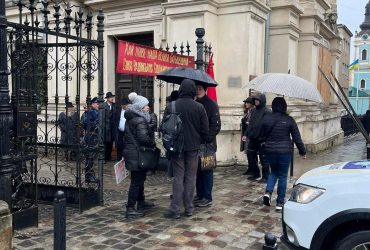 Історик не стримав емоцій: у Львові зйомки фільму зірвалися через комуністів (фото)