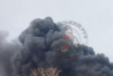 В окупованій Каховці вирує масштабна пожежа (відео)