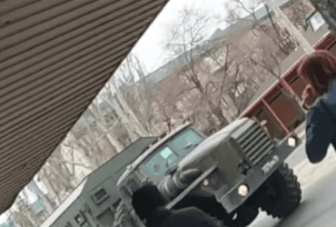 У Маріуполі помітили вантажівки з прапорами Вірменії та Дагестану - Андрющенко (відео)