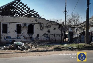 Суцільні руїни: як зараз виглядає район навпроти Азовсталі у Маріуполі (фото)