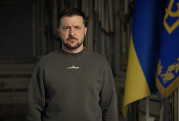 Зеленський за 26 березня: Була нарада з військовими – особливе коло учасників