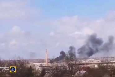 В оккупированном Новотроицком гремели взрывы: советник мэра Мариуполя назвал причину (видео)