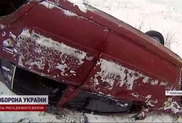 Власне авто стало пасткою: на Рівненщині коп врятував після ДТП маму з дитиною