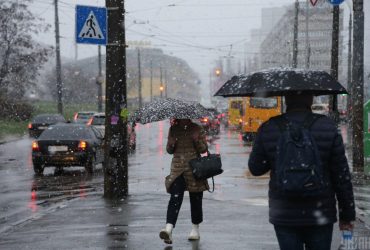 До кінця тижня в Україну увірветься нова негода з дощами та снігом (карта)