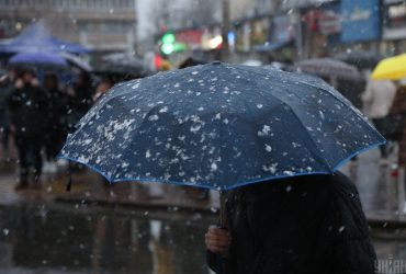Синоптик попередив про потужний вітер, сніг та грози у листопаді: прогноз на місяць