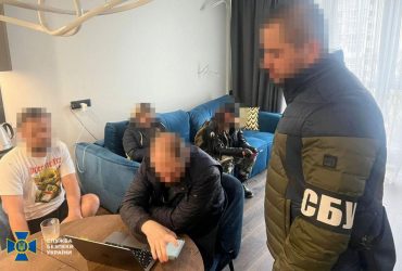 СБУ затримала шахраїв, які викрадали гроші з банківських рахунків громадян ЄС (фото)