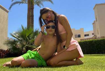 Ксенія Мішина показала літні фото з підрослим сином