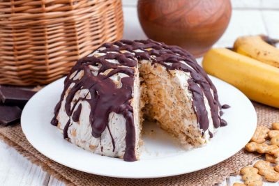 Торт из печенья без выпечки со сметаной - пошаговый рецепт с фото на malino-v.ru