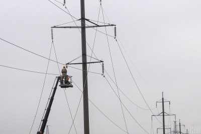 Ночная атака России: в ряде областей Украины изменили графики отключений света