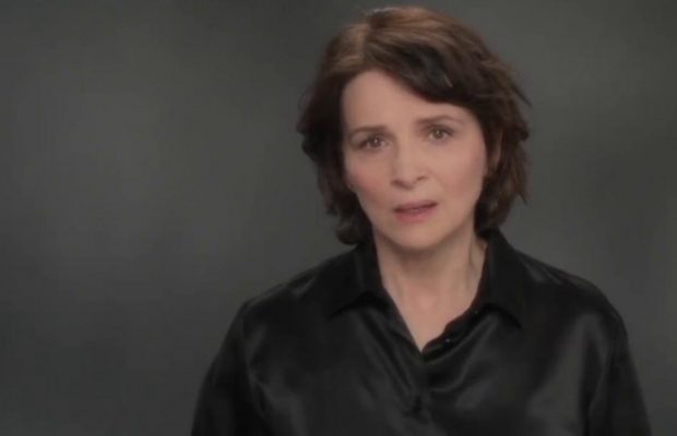 Оскароносная актриса Жюльетт Бинош со слезами на глазах обратилась к украинцам (видео)