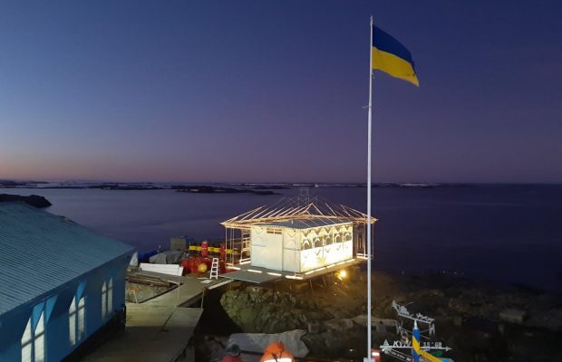 Українські полярники зафіксували рідкісне явище на воді (відео)