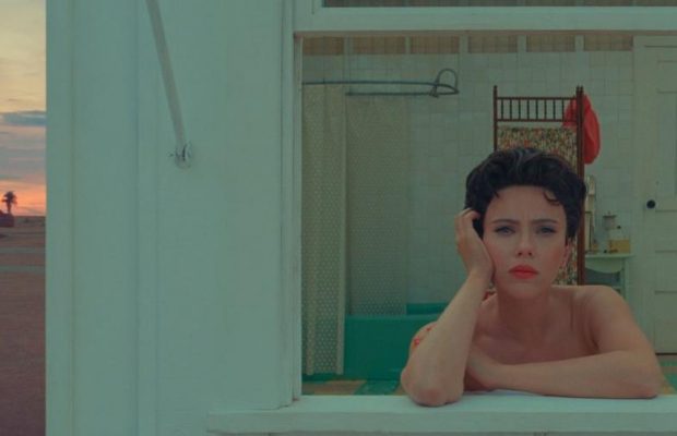 Вийшов перший трейлер фільму Веса Андерсона "Місто астероїдів" з брюнеткою Скарлетт Йоханссон