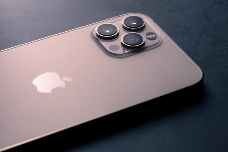 В Android 14 появилась функция уведомления LED-вспышкой – как на iPhone / фото ua.depositphotos.com В Android 14 появилась функция уведомления LED-вспышкой – как на iPhone / фото ua.depositphotos.com