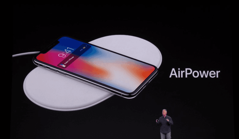 Apple все еще работает над созданием AirPower / Скриншот с презентации в 2017 году Apple все еще работает над созданием AirPower / Скриншот с презентации в 2017 году