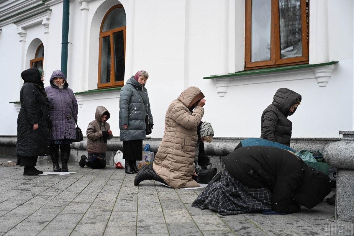 Самим вірянам, певно, доведеться пережити важке розчарування / фото УНІАН, В'ячеслав Ратинський