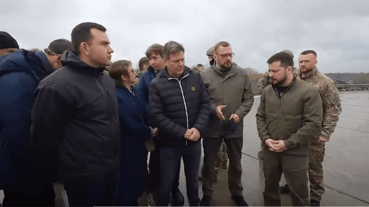 Зеленський і Габек проінспектували інфраструктуру Чернігівщини / скриншот Зеленський і Габек проінспектували інфраструктуру Чернігівщини / скриншот