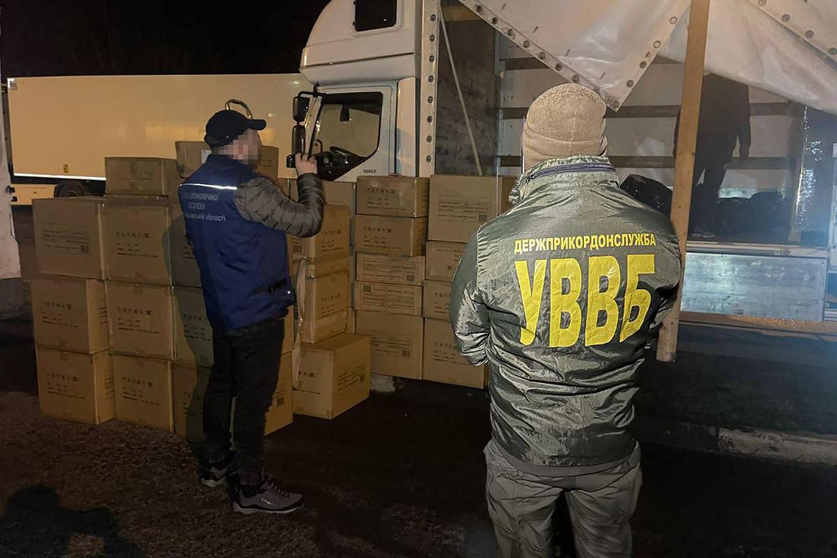 Правоохранители разоблачили псевдоволонтеров / фото esbu.gov.ua Правоохранители разоблачили псевдоволонтеров / фото esbu.gov.ua