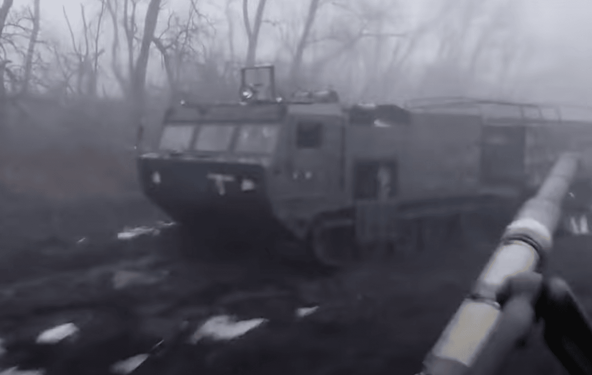 ЗСУ захопили російський всюдихід ДТ-10 "Витязь" / скріншот ЗСУ захопили російський всюдихід ДТ-10 "Витязь" / скріншот