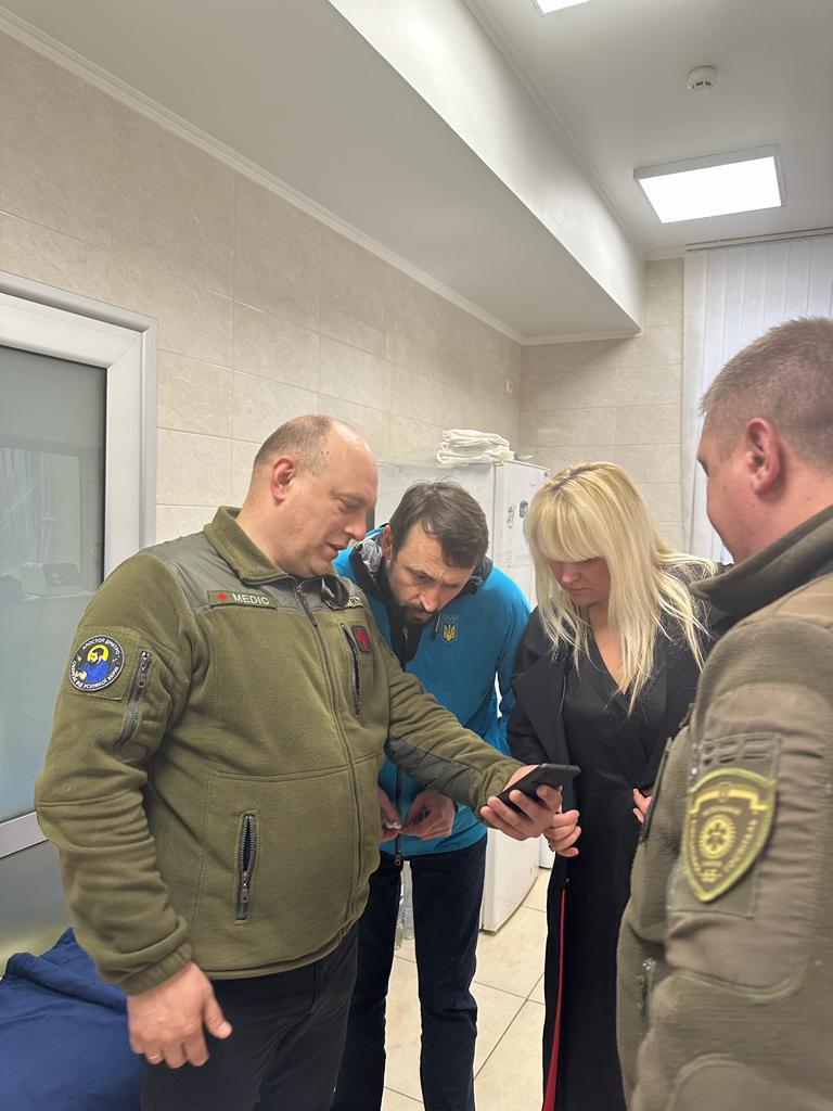 Благодійний фонд молодіжної ініціативи 'Надія' передав медичні монітори лікарням Донеччини Благодійний фонд молодіжної ініціативи 'Надія' передав медичні монітори лікарням Донеччини