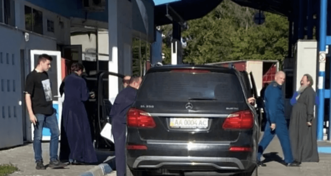 На цьому авто він намагався вивезти за кордон церковне майно На цьому авто він намагався вивезти за кордон церковне майно