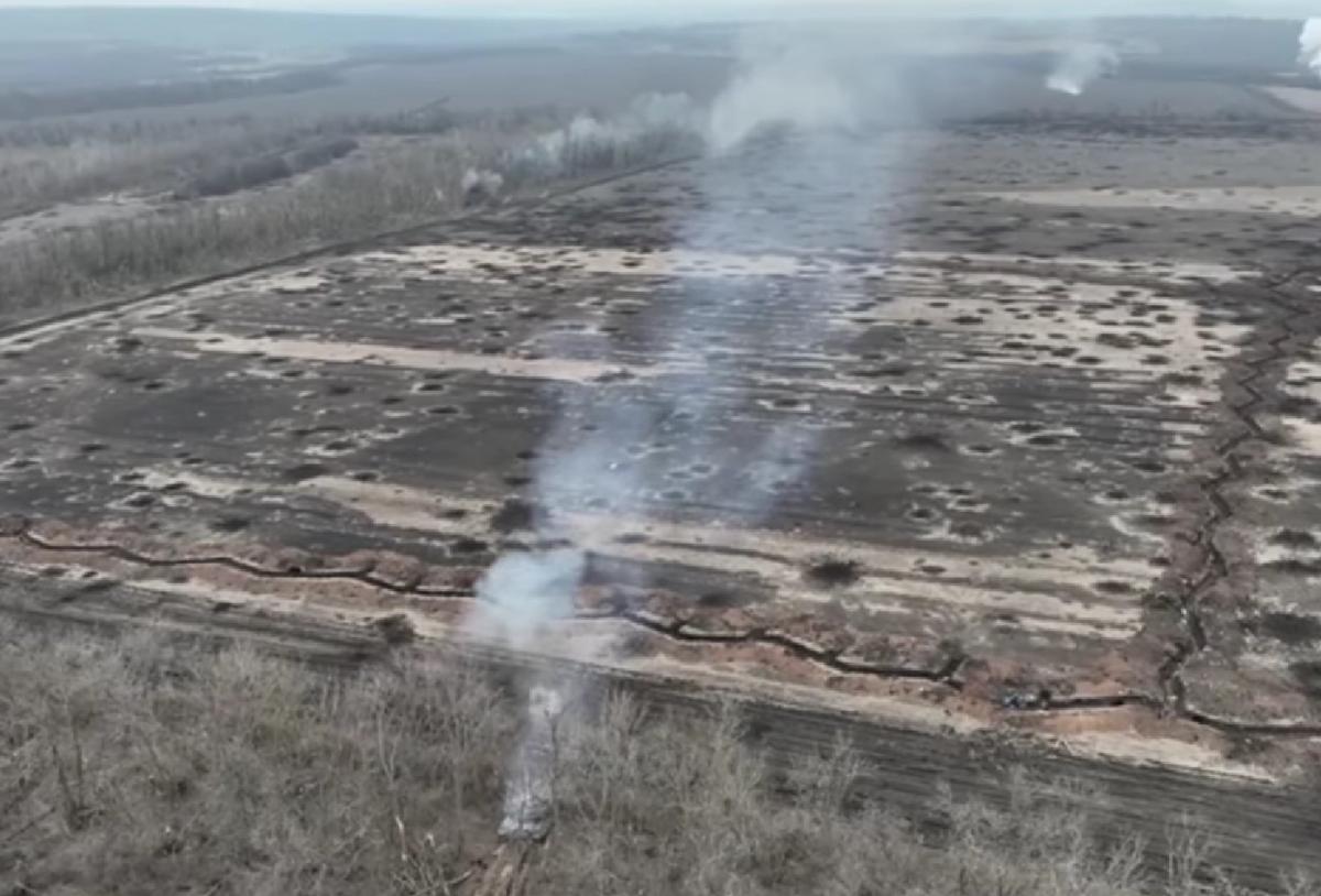 Военные показали работу танкистов под Бахмутом / скриншот Военные показали работу танкистов под Бахмутом / скриншот