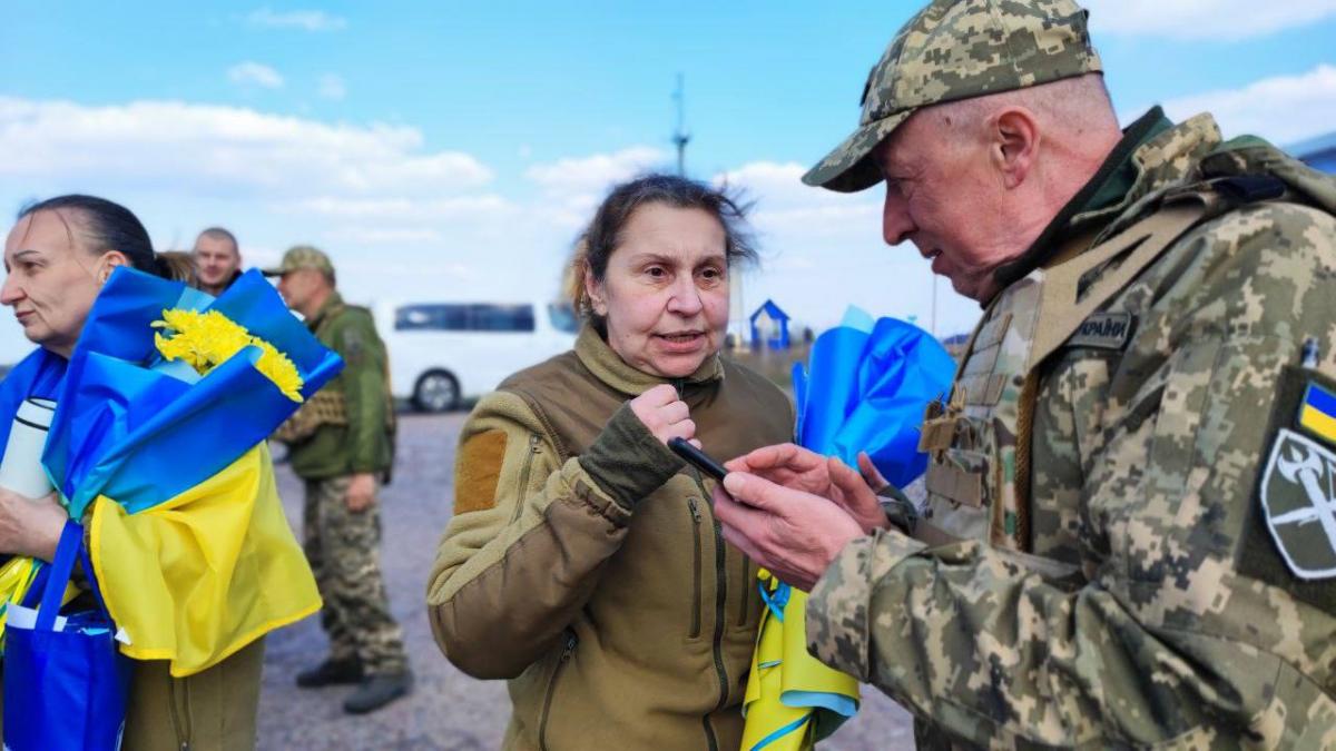 Україна повернула додому 100 військовополонених: серед них оборонці Маріуполя та Гостомеля / фото Андрій Єрмак