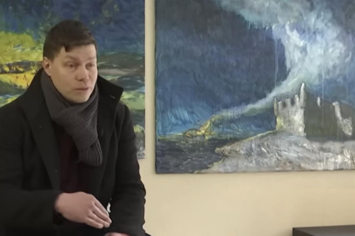 Картини художник планує продати на благодійних аукціонах / скріншот