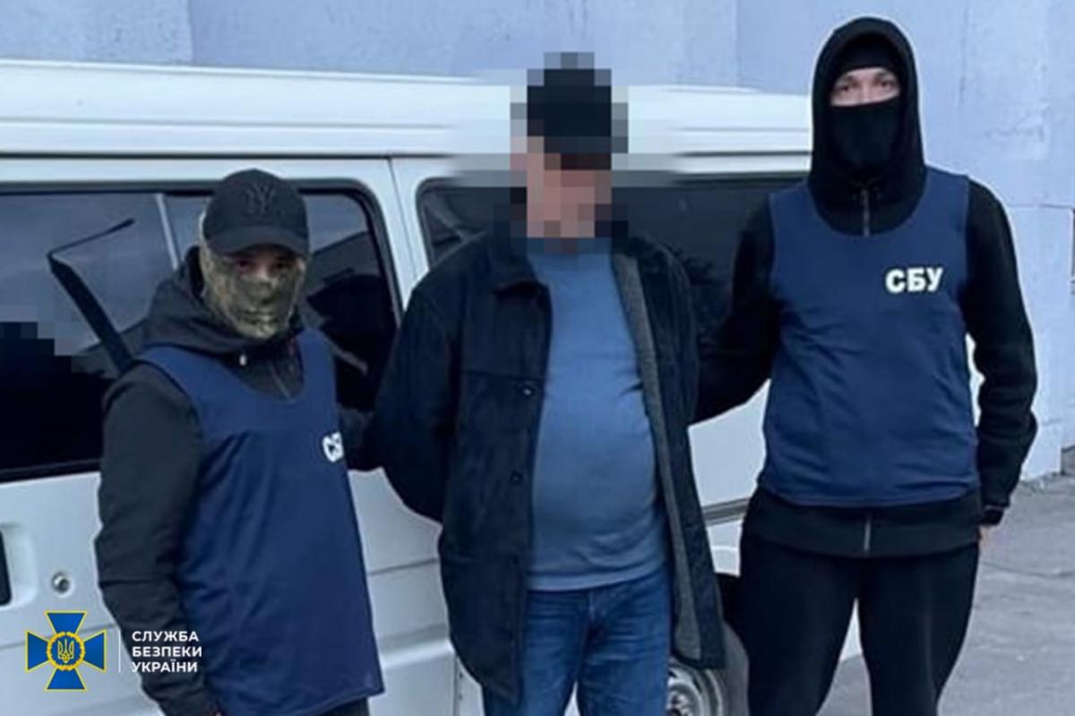 У Хмельницькому затримали пропросійського пропагандиста / фото СБУ У Хмельницькому затримали пропросійського пропагандиста / фото СБУ