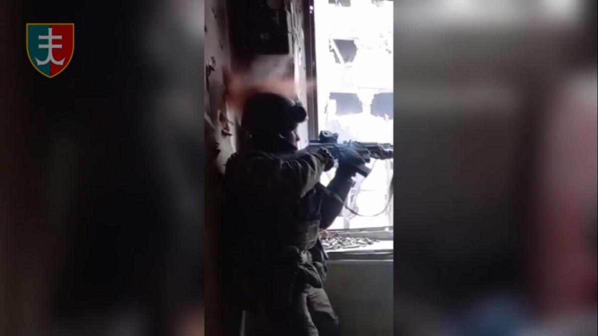 Пуля чудом не попала в голову воина ВСУ / скриншот