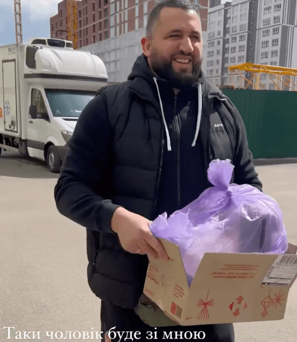 Эмеральд показала мужа-военного / скриншот Эмеральд показала мужа-военного / скриншот