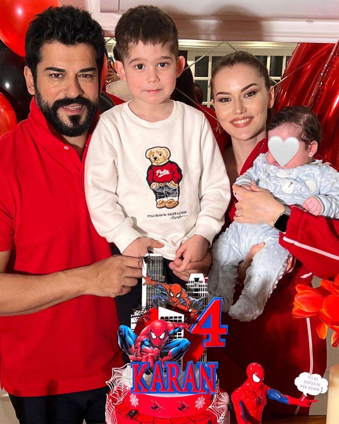Красунчик з "чудового століття" вперше показав другого сина / фото instagram Красунчик з "чудового століття" вперше показав другого сина / фото instagram