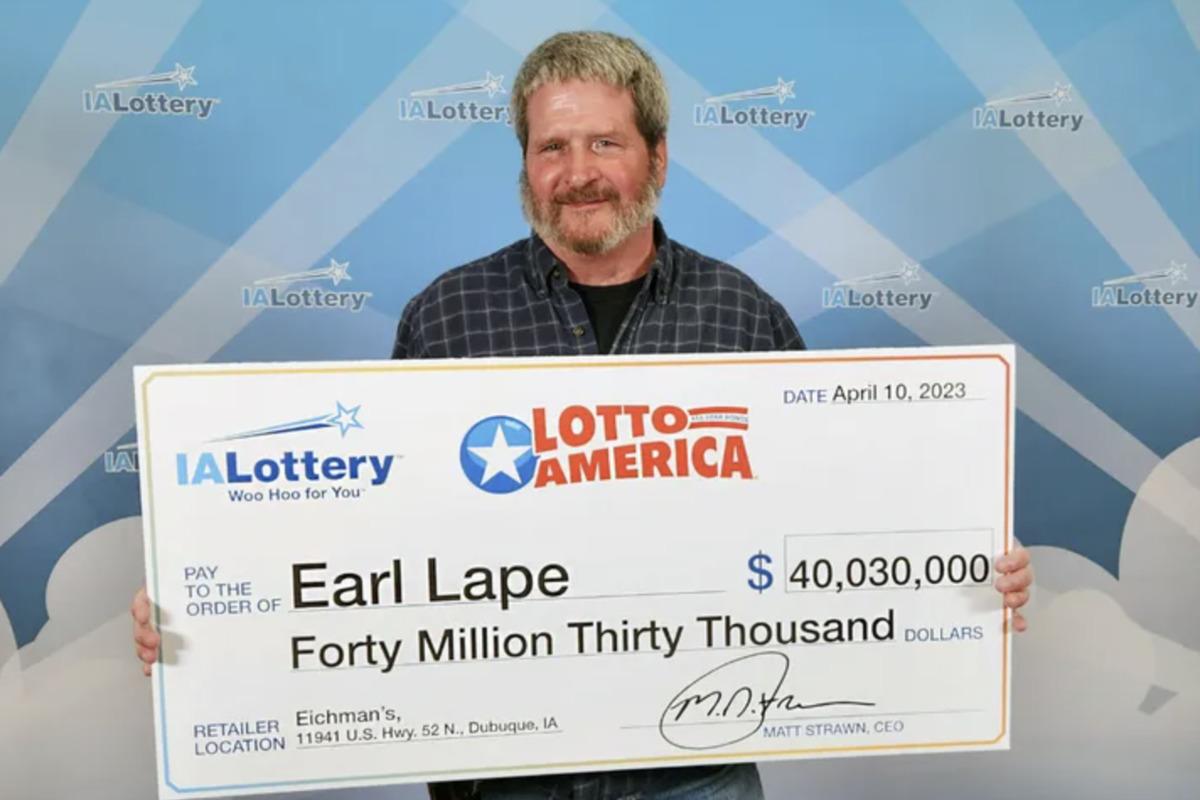 Чоловік виграв 40 мільйонів доларів / фото Iowa LOTTERY Чоловік виграв 40 мільйонів доларів / фото Iowa LOTTERY