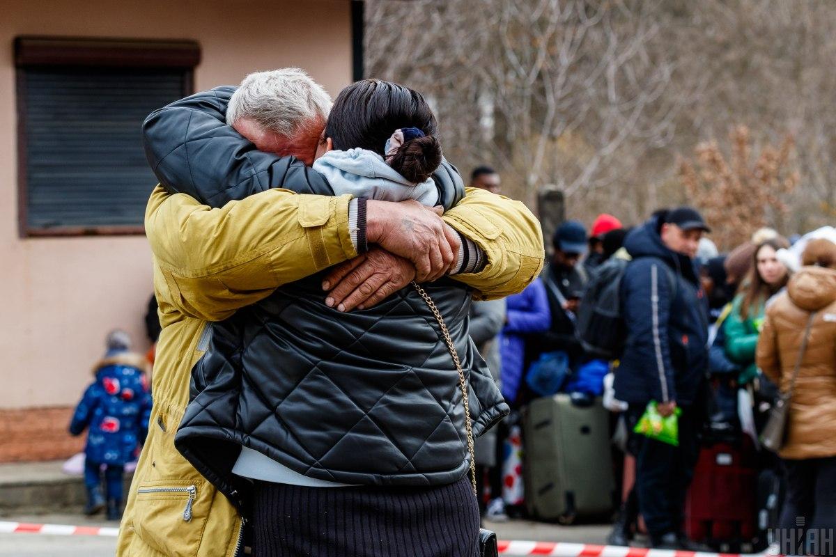 Бажання об'єднатися із сім’єю - найсильніший аргумент, який спонукає наших громадян повернутися додому / фото УНІАН, Янош Немеш