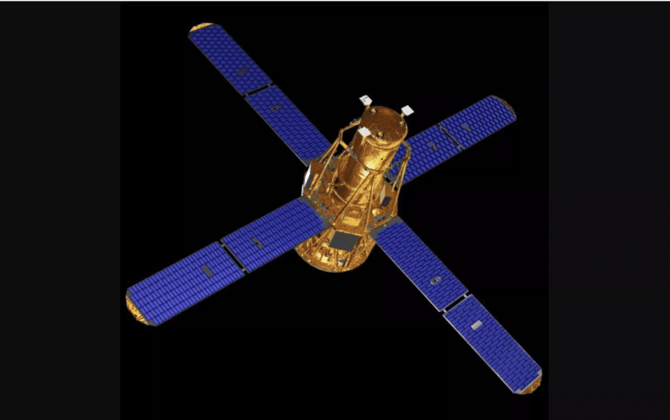 Спутник может причинить кому-то вред / фото NASA Спутник может причинить кому-то вред / фото NASA