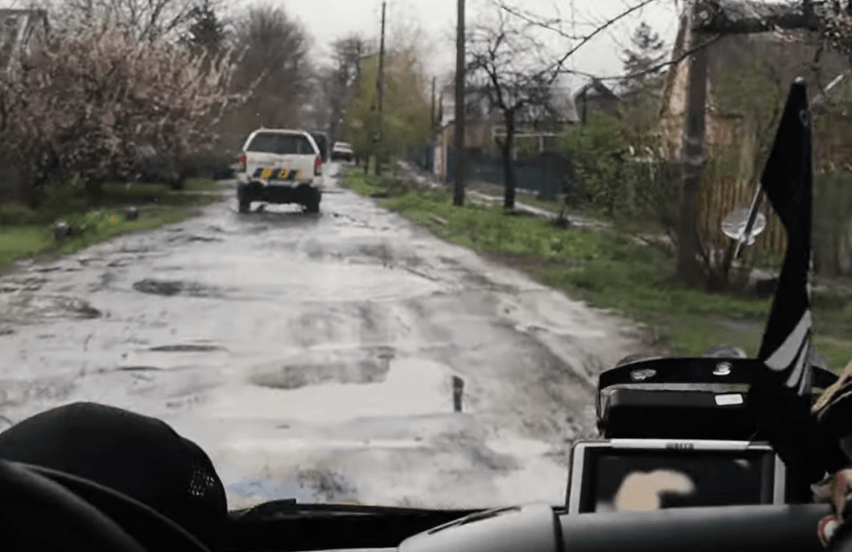"Белые ангелы" продолжают эвакуацию мирных / Скриншот