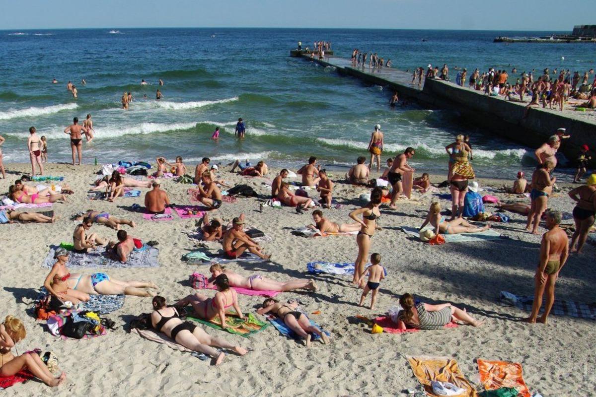 Миколаївців не пустять на морські пляжі, кажуть в ОВА / фото УНІАН Миколаївців не пустять на морські пляжі, кажуть в ОВА / фото УНІАН